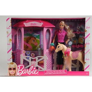 Originele Barbiepop in stal